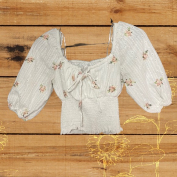 Puffy Mid Sleeve White Top - Picture 1 of 3